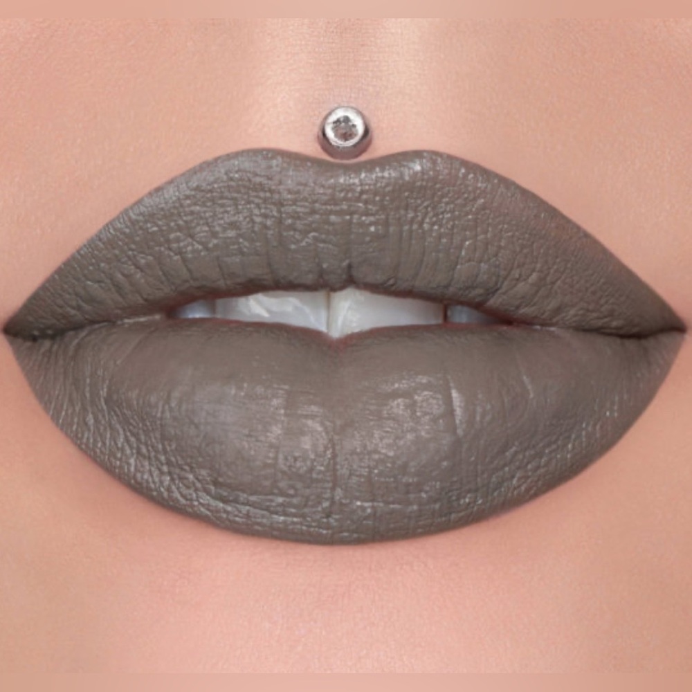 ⚡️2 for $30⚡️Jeffree Star Velvet Trap Lipstick - Picture 2 of 4